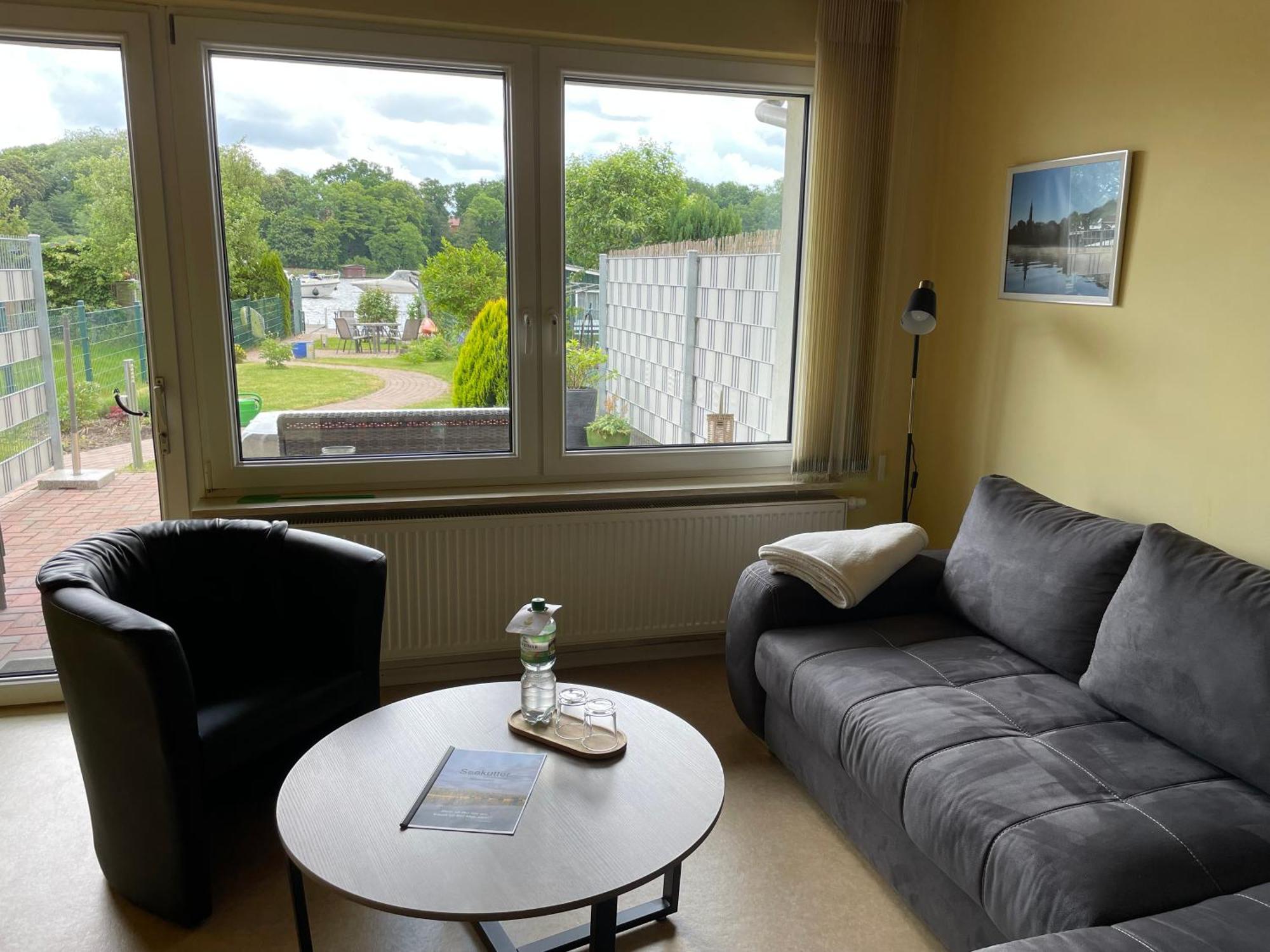 Ferienhaus Seekutter Mit Eigenem Seezugang Malchow  Camera foto